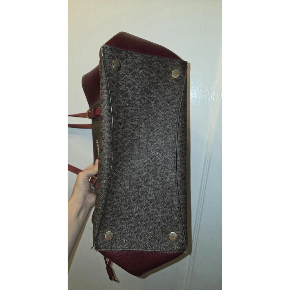 Michael Kors Voyager Berry Medium Logo Tote Bag
